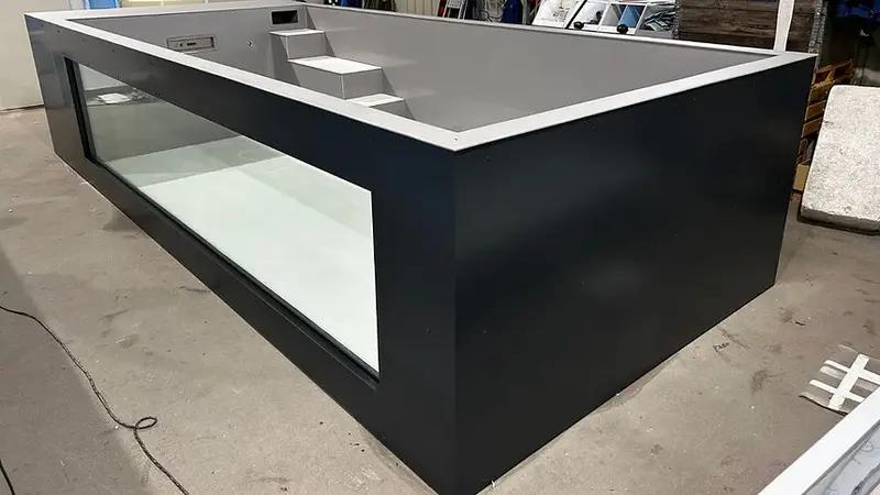 Piscina de rolipropileno de 6,5 m x 2,5 m con ventana de 4 m